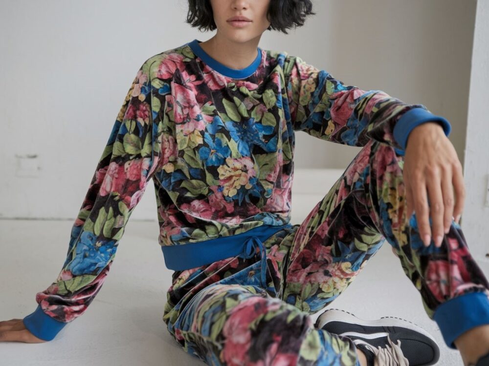 kolorowy dres welurowy damski