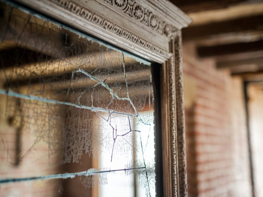 lustro z efektem vintage